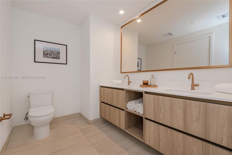 Unit 2208