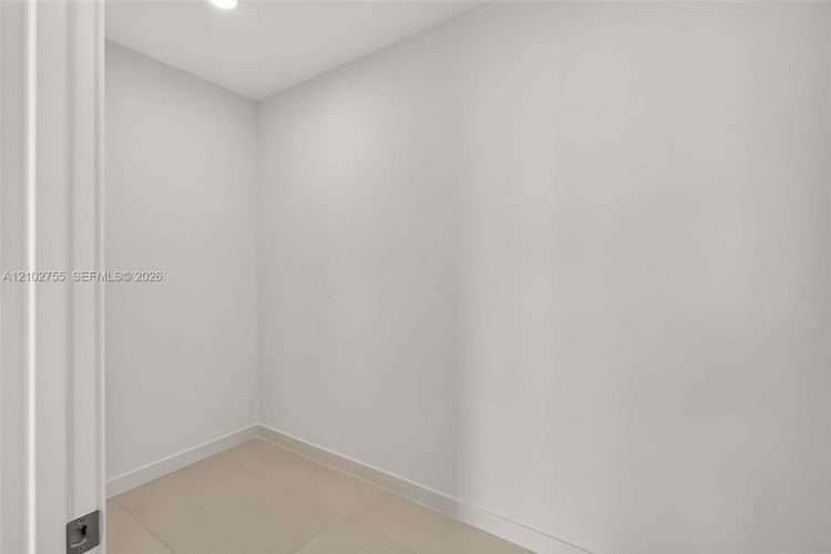 Unit 2906